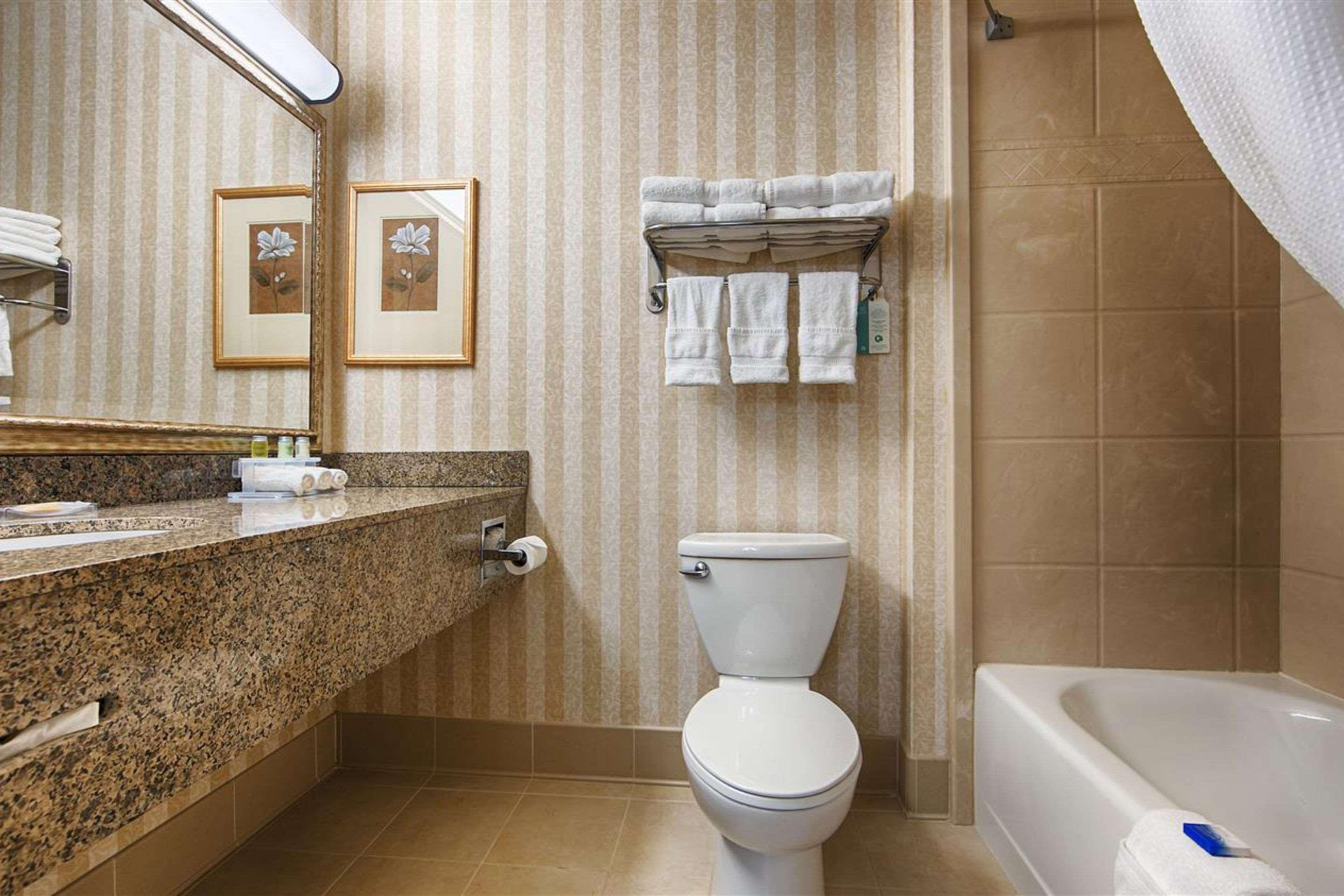Heritage Hotel And Suites Дикинсон Экстерьер фото